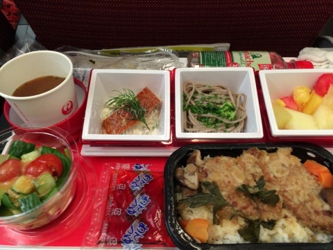 JAL成田-ヘルシンキ線エコノミー機内食